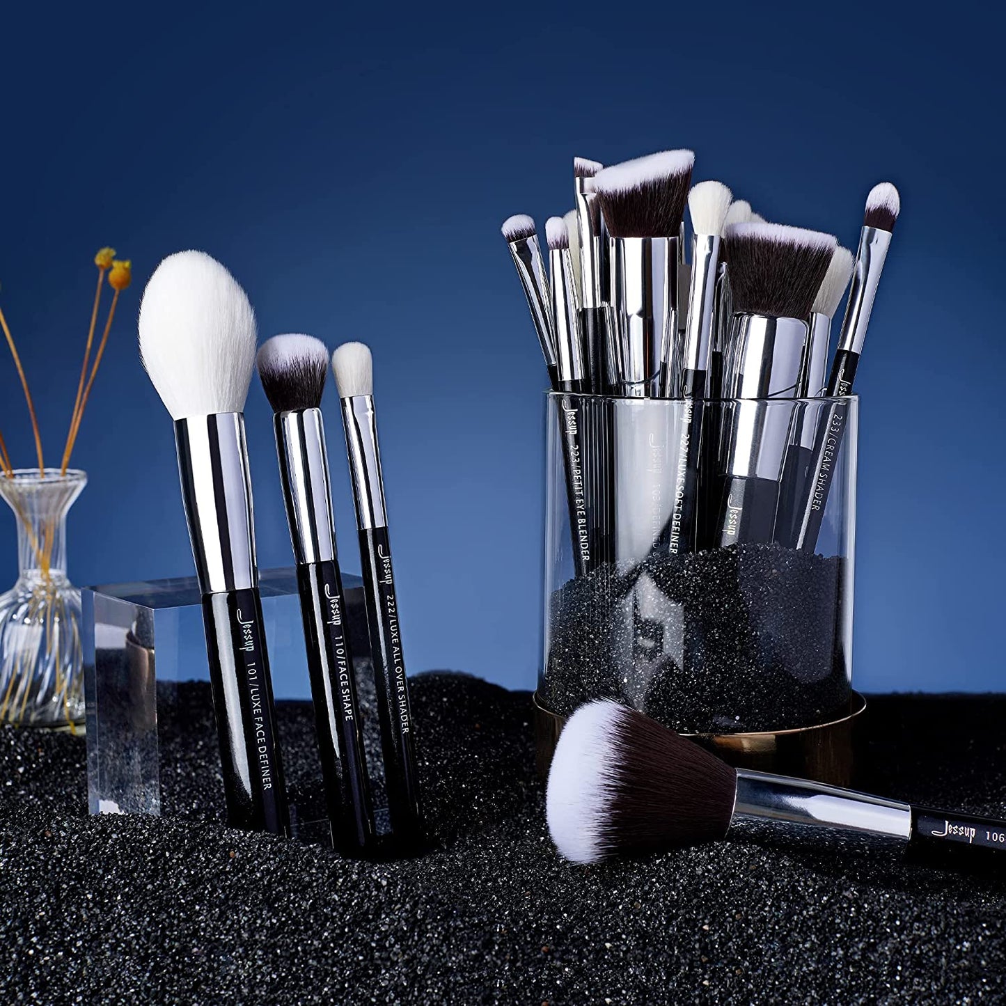 25Pcs Professional Makeup Brush Set Foundation Powder Concealer Eyeshadow Blending Blush Highlighter Natural-Synthetic Hair Brushes (Black/Silver),T175